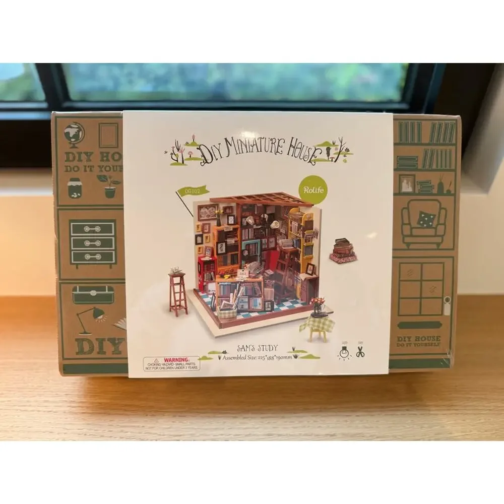 Rolife DIY Miniature House - Sam's Study DG102 (SEALED / NEW) - Picture 3 of 9
